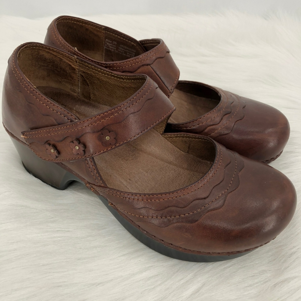 Dansko Harlow Brown May Jane's size 9